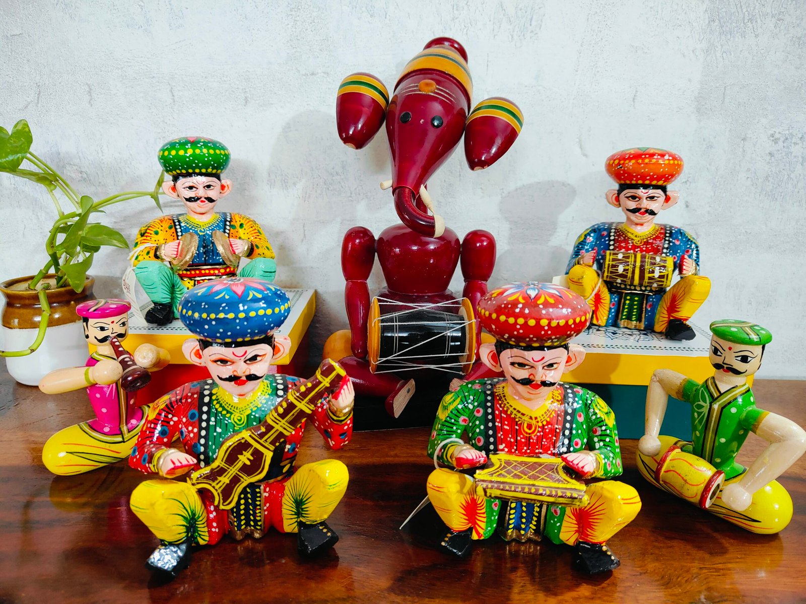 Wooden Music Man Set of 6 Medium