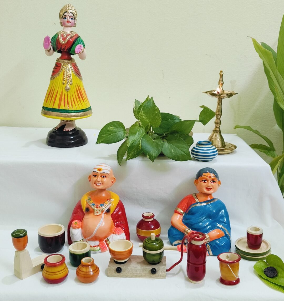 Thanjavur Doll Ajja Ajji ( Thalaiaatti Bommai)