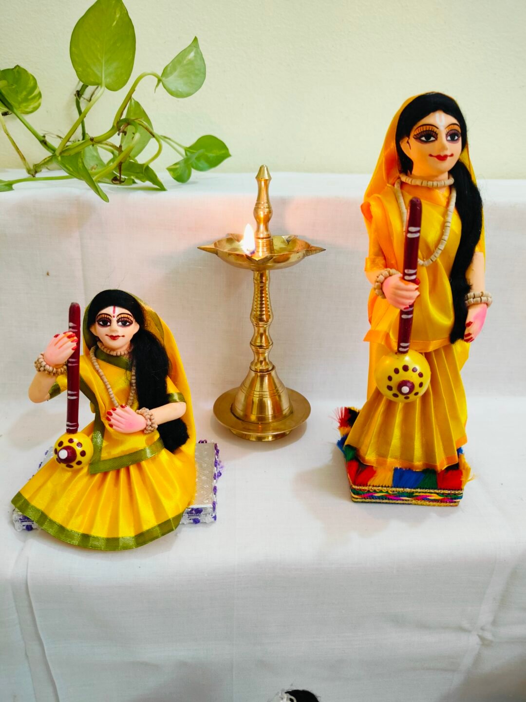 Meera Sitting & Standing Dolls Set of 2